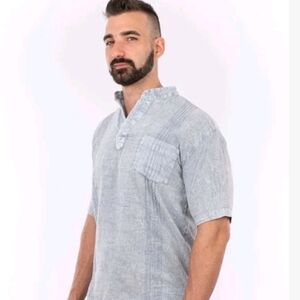 Men's Casual Short-Sleeve Henley Shirt in Light Gray